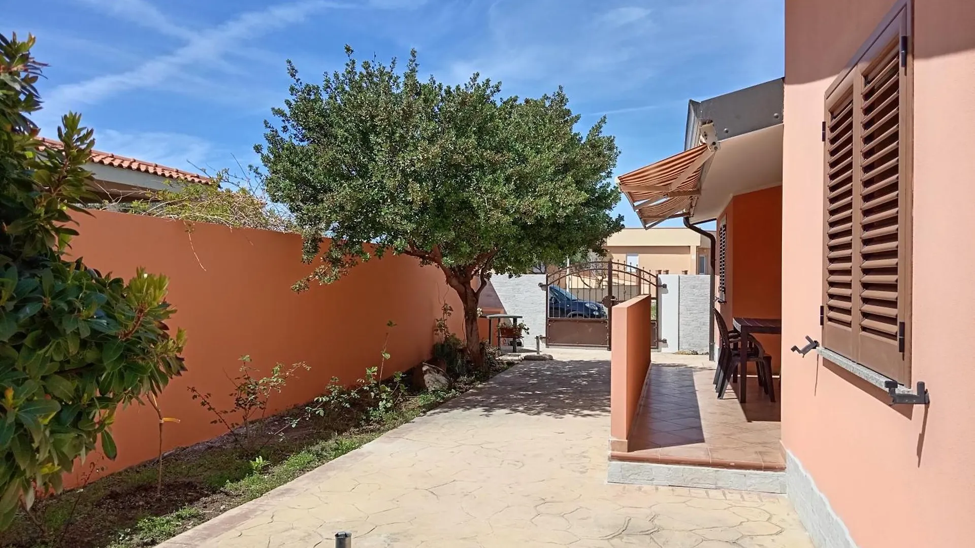 Casa Vacanze Santa Caterina Di Pittinuri  Holiday home